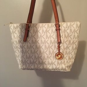 Michael Kors Jet Set Logo Tote
